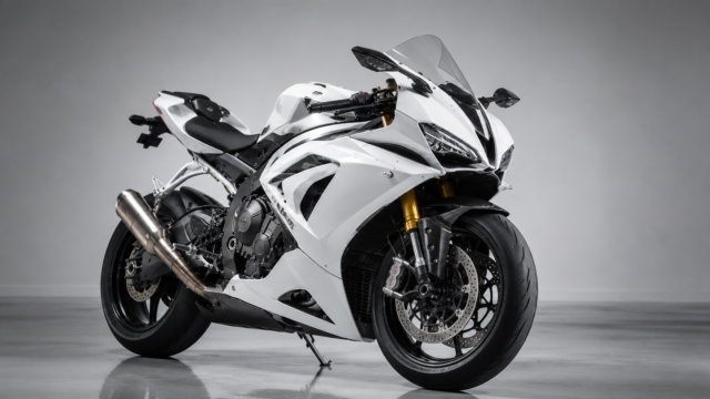 White Superbike Studio Wallpaper in 4K UHD for Desktop 3840x2160 - Free Download