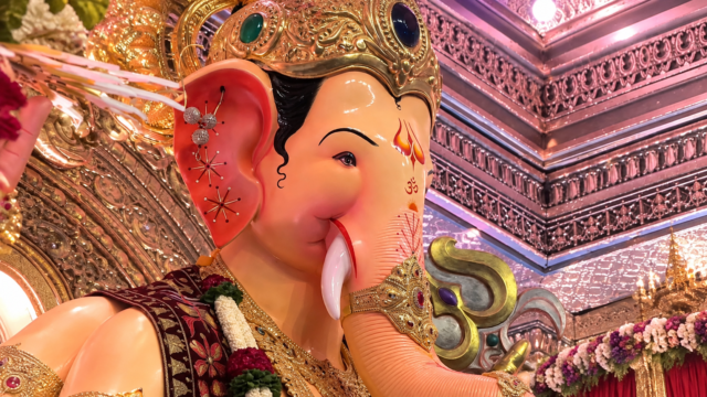 Lalbaugcha Raja Mumbai Grand Ganesha Profile 4K Wallpaper