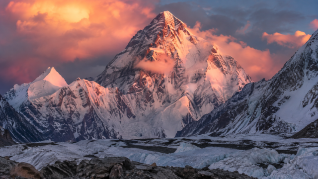 Snowy Mountain Peak Sunset 4K Wallpaper – Scenic Nature Landscape 3840x2160 - Free Download